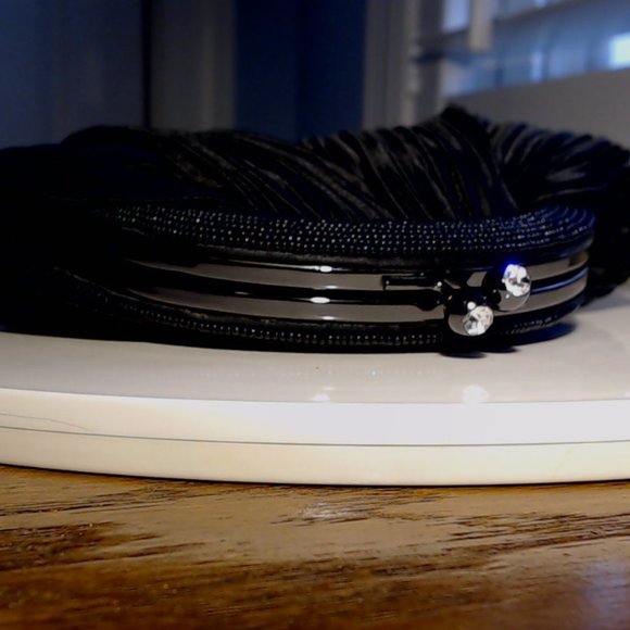 Franchi Pleated Satin rhinestone clasp chain strap evening bag - Picture 5 of 13